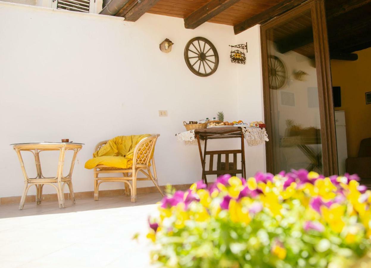B&B Il Girasole Balestrate Buitenkant foto